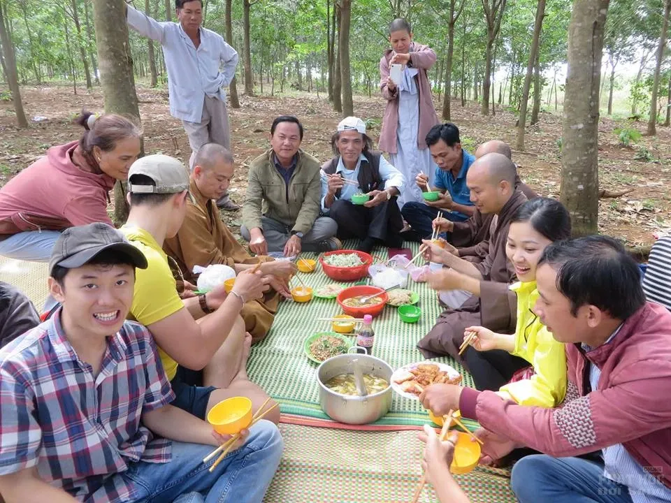 Phật giáo huyện Đăk Rlấp tặng quà tết tại xã Đăk Ngo image-1732289145029