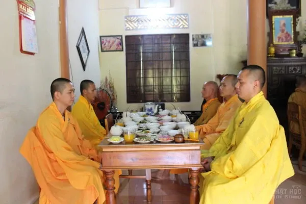 Phật giáo huyện Hải Lăng tổ chức ngày an cư tập trung của Tăng lần thứ 2 image-1731945549859