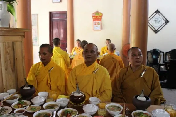 Phật giáo huyện Hải Lăng tổ chức ngày an cư tập trung của Tăng lần thứ 2 image-1731945550500