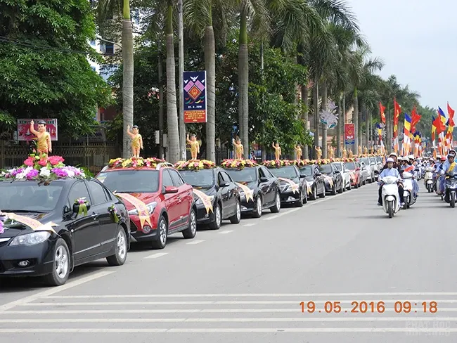 Phật giáo Lạng Sơn diễu hành xe hoa đặc biệt tại Việt Nam 8 Phật giáo Lạng Sơn diễu hành xe hoa đặc biệt tại Việt Nam image-1731747108333
