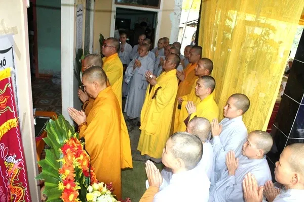 Phật giáo Quảng Trị điếu tang 13 nạn nhân tại nạn xe ngày rước dâu 10 Phật giáo Quảng Trị điếu tang 13 nạn nhân tại nạn xe ngày rước dâu image-1731945431025