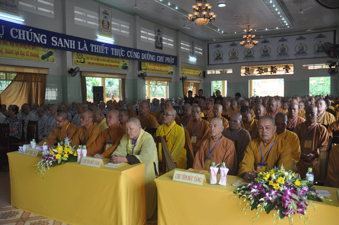 Phật giáo Tiền Giang khai giảng Khóa Bồi dưỡng nghiệp vụ Trụ trì năm 2018 image-1731943998568