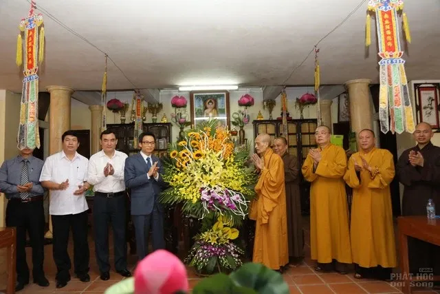 Phó thủ tướng Vũ Đức Đam chúc mừng Phật đản Phó thủ tướng Vũ Đức Đam chúc mừng Phật đản image-1731746930266