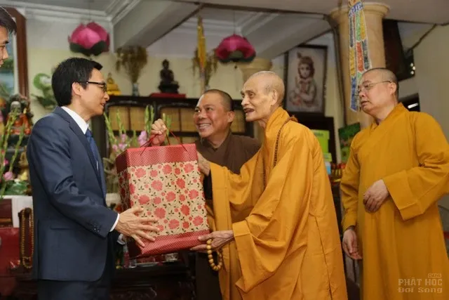 Phó thủ tướng Vũ Đức Đam chúc mừng Phật đản Phó thủ tướng Vũ Đức Đam chúc mừng Phật đản image-1731746930879