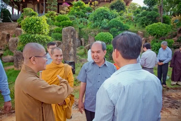 Phó Tổng Kiểm toán Nhà nước trồng cây lưu niệm tại chùa Pháp Hoa image-1731934499498