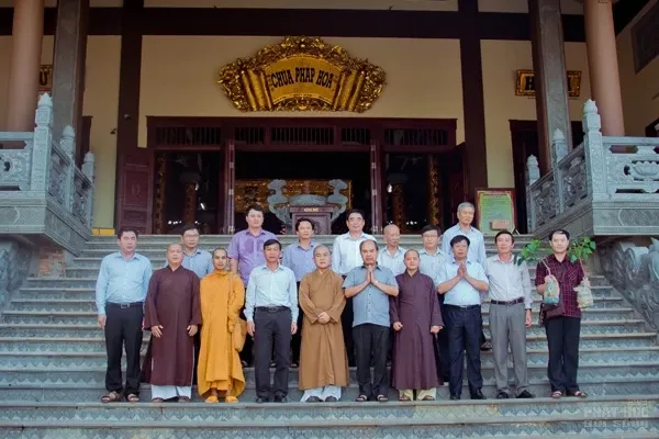 Phó Tổng Kiểm toán Nhà nước trồng cây lưu niệm tại chùa Pháp Hoa image-1731934502797