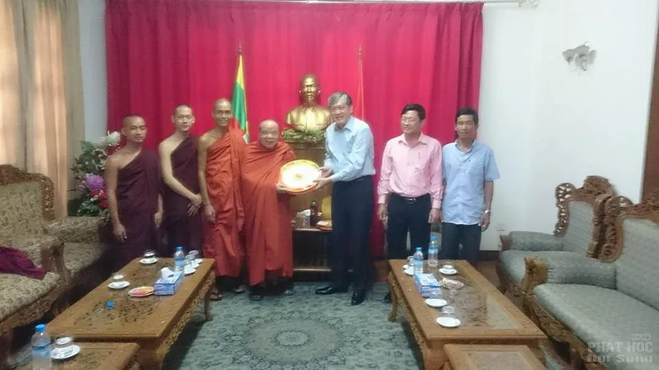 Phỏng vấn ĐĐ Thích Thiện Minh tại lễ Động Thổ chùa Đại Phước Myanmar image-1731746125300