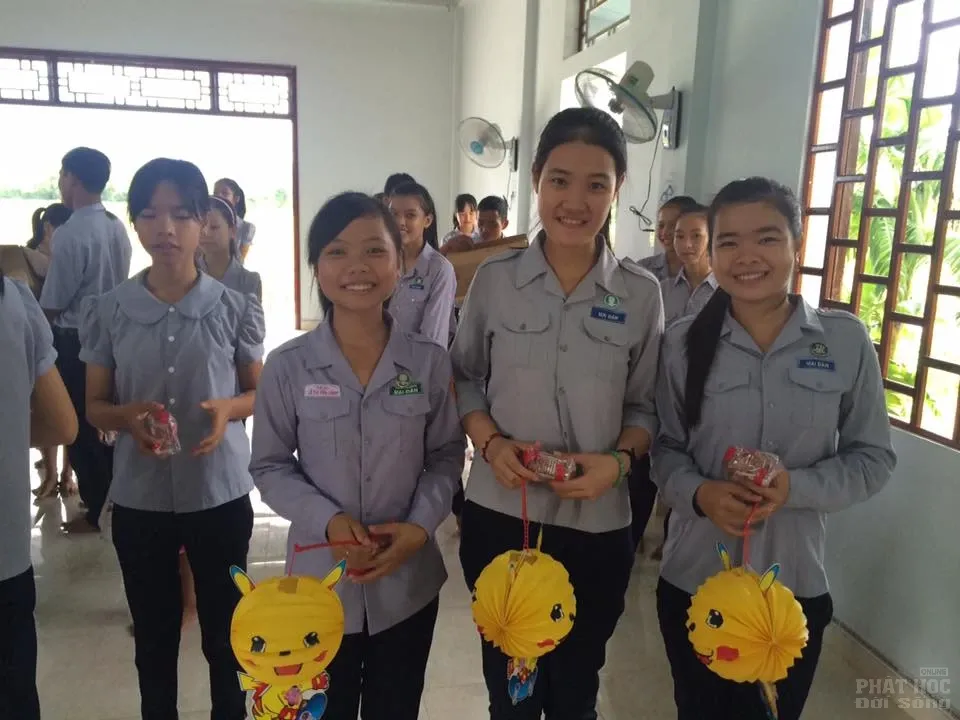 Quảng Trị: 350 phần quà trung thu cùng em tại làng Mai Đàn 1 Quảng Trị: 350 phần quà trung thu cùng em tại làng Mai Đàn image-1732289105814