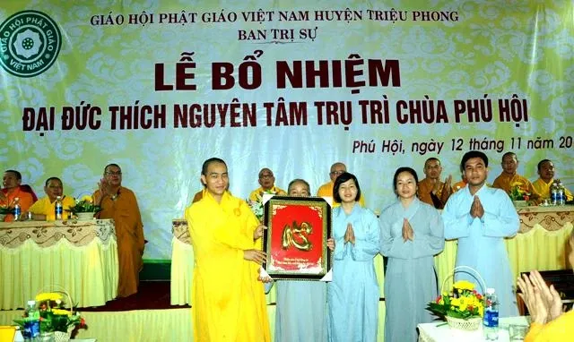 Quảng Trị: Bổ nhiệm ĐĐ Thích Nguyên Tâm trụ trì chùa Phú Hội image-1731938334461
