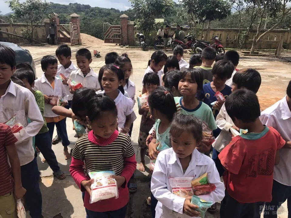 Quảng Trị: Chùa Sơn Thành mang trung thu đến với các em vùng dân tộc image-1731940422893