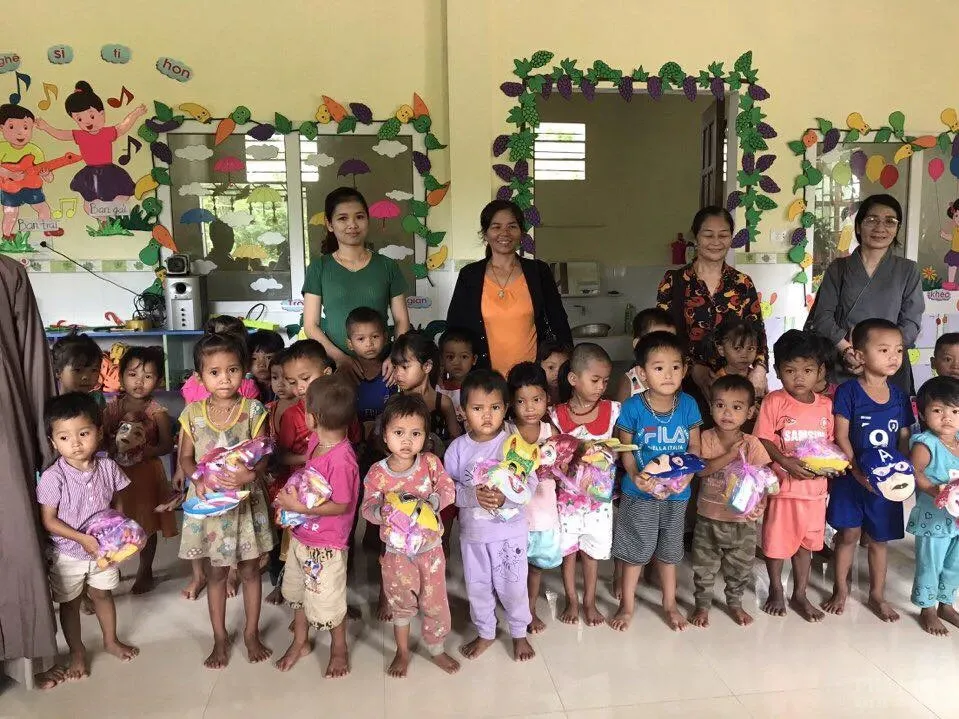 Quảng Trị: Chùa Sơn Thành mang trung thu đến với các em vùng dân tộc image-1731940423867