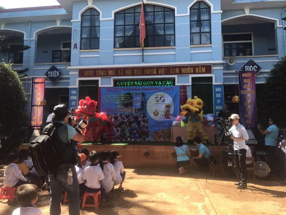 Quảng Trị: Chùa Sơn Thành mang trung thu đến với các em vùng dân tộc image-1731940428983