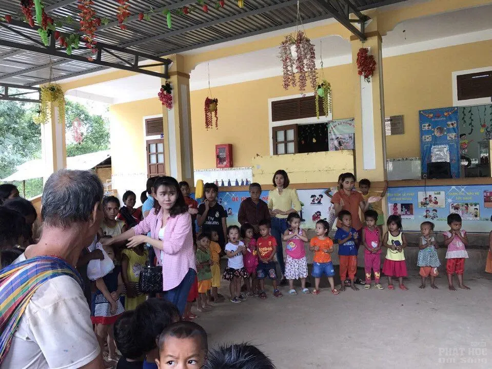 Quảng Trị: Chùa Sơn Thành mang trung thu đến với các em vùng dân tộc 4 Quảng Trị: Chùa Sơn Thành mang trung thu đến với các em vùng dân tộc image-1731940435996