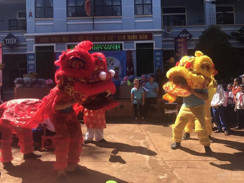 Quảng Trị: Chùa Sơn Thành mang trung thu đến với các em vùng dân tộc Quảng Trị: Chùa Sơn Thành mang trung thu đến với các em vùng dân tộc image-1731940437047