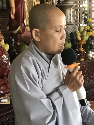 Ni sư Chơn Tịnh Thư Kí Ni Giới Tỉnh Quảng Trị triển khai danh sách các giới tử ni tỉnh nhà. Quảng Trị: Ni Giới triển khai Phiên họp tổ chức giới đàn Như Hải image-1732289506977