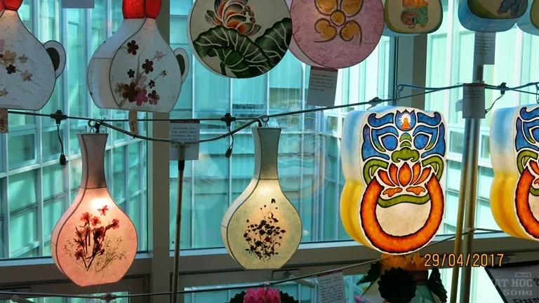 Rực rỡ lồng đèn Phật đản tại Hàn Quốc image-1731936409058