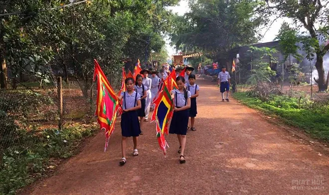 Rước kiệu Phật rằm tháng 7 ở Bình Phước image-1732292048483