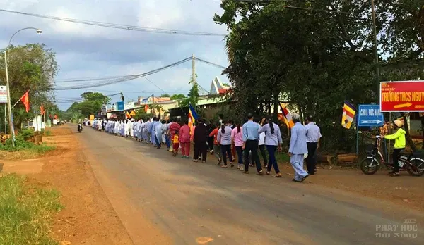 Rước kiệu Phật rằm tháng 7 ở Bình Phước image-1732292049392