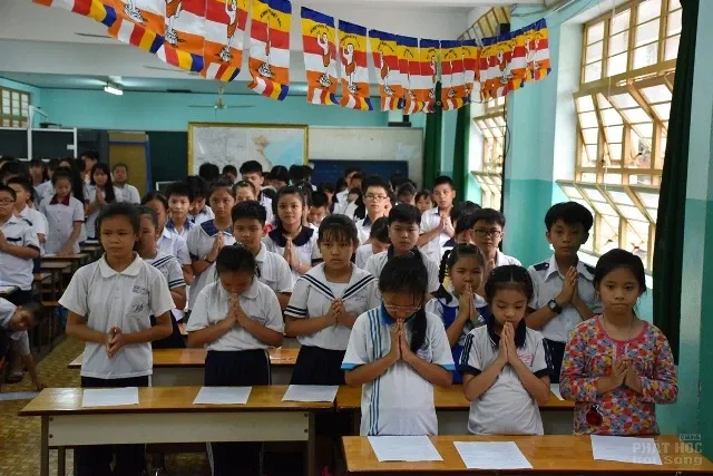 Sài Gòn: Học sinh lớp học CLB Thiện Duyên mừng lễ tắm Phật image-1731936374440