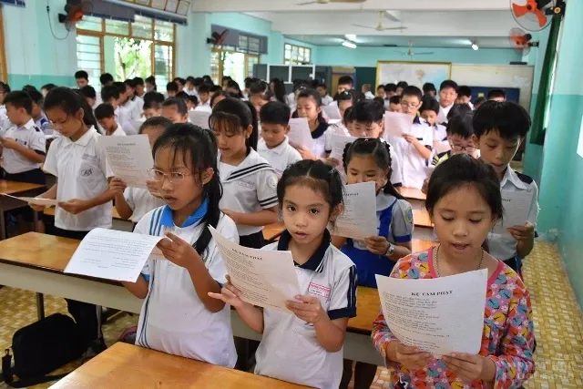 Sài Gòn: Học sinh lớp học CLB Thiện Duyên mừng lễ tắm Phật image-1731936375058