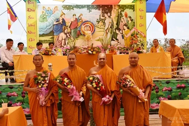 Sài Gòn: Lễ Phật đản tại Tịnh xá Đại Quang 2 Sài Gòn: Lễ Phật đản tại Tịnh xá Đại Quang image-1731746772511