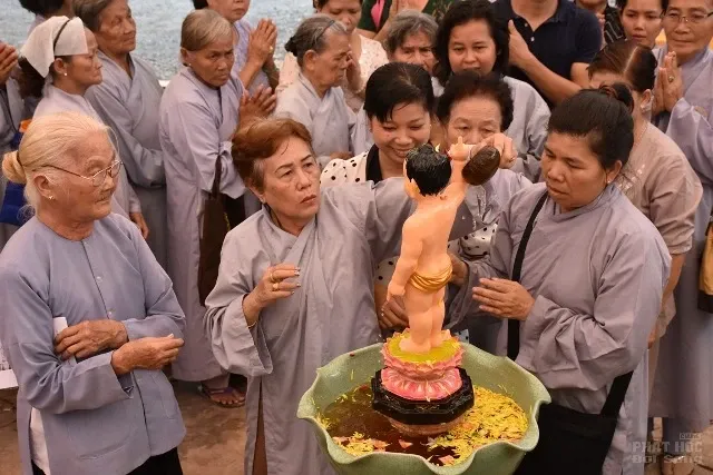 Sài Gòn: Lễ Phật đản tại Tịnh xá Đại Quang Sài Gòn: Lễ Phật đản tại Tịnh xá Đại Quang image-1731746775040