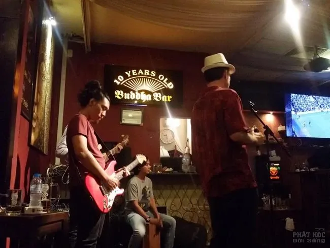 Sài Gòn: Quán rượu và thịt nướng lấy tên Buddha (Đức Phật) image-1731935120671