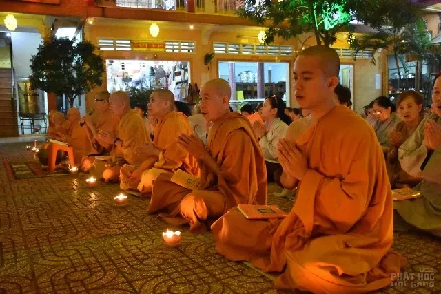 Sài Gòn: Tịnh xá Lộc Uyển vía Phật A Di Đà image-1731931165896