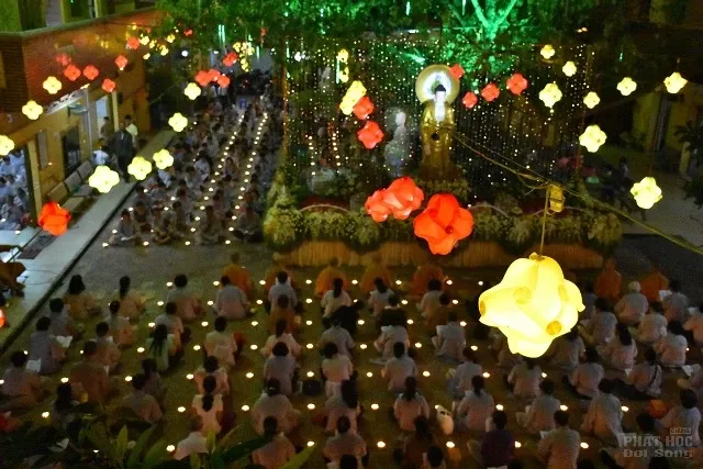 Sài Gòn: Tịnh xá Lộc Uyển vía Phật A Di Đà image-1731931166579