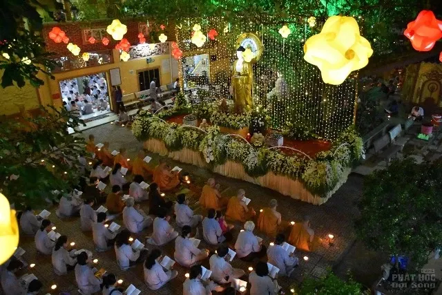 Sài Gòn: Tịnh xá Lộc Uyển vía Phật A Di Đà image-1731931167443