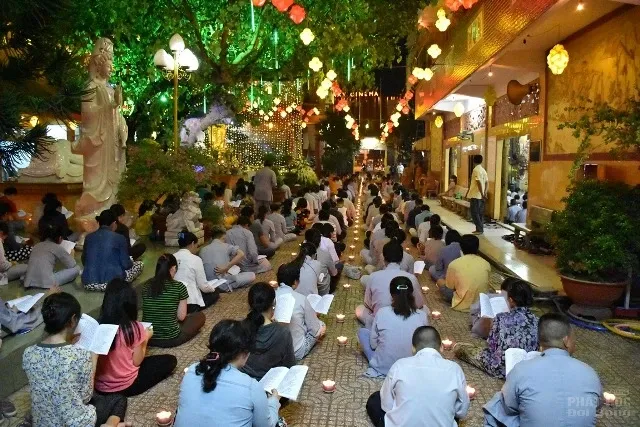 Sài Gòn: Tịnh xá Lộc Uyển vía Phật A Di Đà image-1731931168200