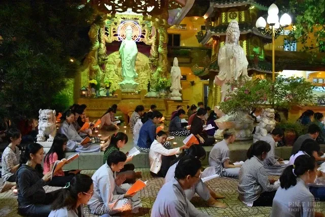 Sài Gòn: Tịnh xá Lộc Uyển vía Phật A Di Đà image-1731931169770