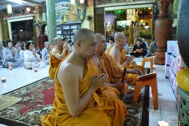 Sài Gòn: Tịnh xá Lộc Uyển vía Phật A Di Đà image-1731931170506