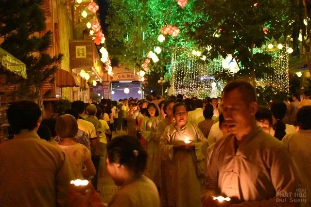 Sài Gòn: Tịnh xá Lộc Uyển vía Phật A Di Đà image-1731931171942