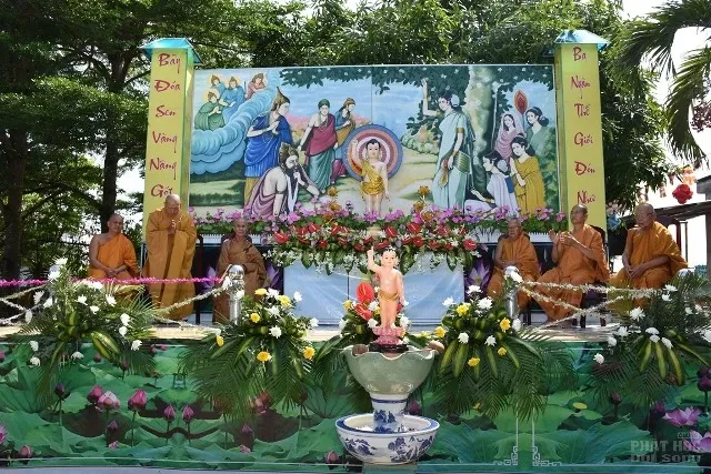 Sài Gòn: Tịnh xá Đại Quang tổ chức Phật đản image-1731936047349