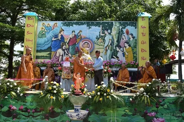 Sài Gòn: Tịnh xá Đại Quang tổ chức Phật đản image-1731936049596