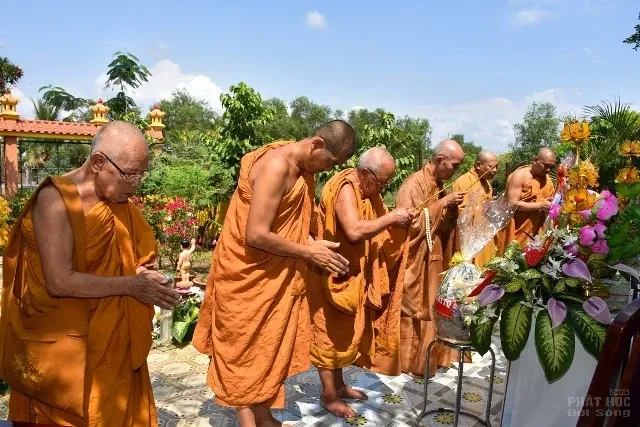 Sài Gòn: Tịnh xá Đại Quang tổ chức Phật đản image-1731936050303