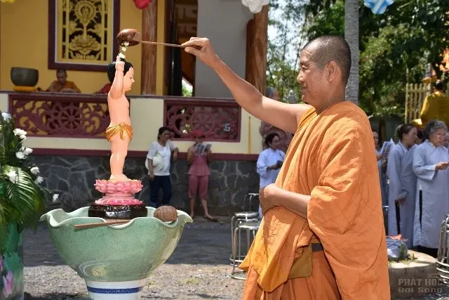 Sài Gòn: Tịnh xá Đại Quang tổ chức Phật đản image-1731936050994