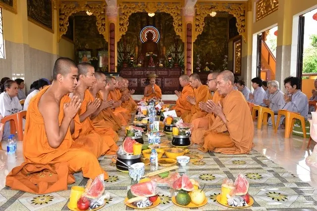 Sài Gòn: Tịnh xá Đại Quang tổ chức Phật đản image-1731936052452