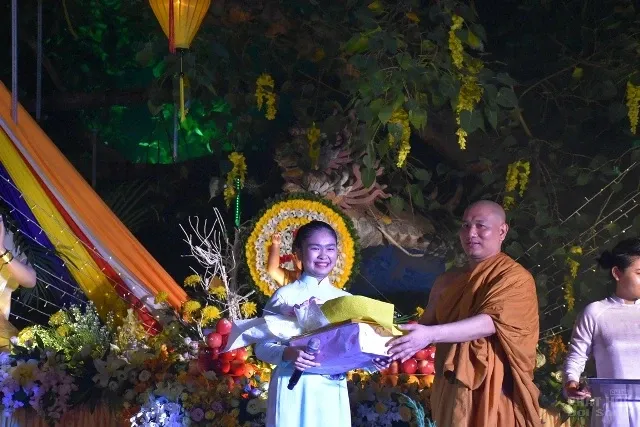 Sài Gòn: Tịnh xá Lộc Uyển hân hoan đón mừng Phật đản 3 Sài Gòn: Tịnh xá Lộc Uyển hân hoan đón mừng Phật đản image-1731935104070