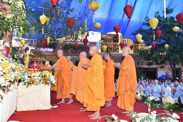 Sài Gòn: Tịnh xá Lộc Uyển hân hoan đón mừng Phật đản image-1731935106671