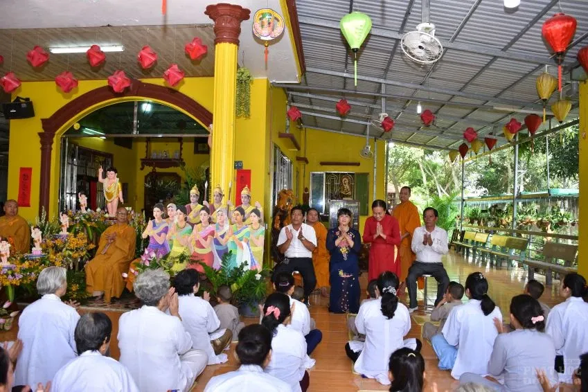 Sài Gòn: Tịnh xá Lộc Uyển - Tịnh thất Kỳ Viên trang nghiêm tổ chức lễ Phật đản 3 Sài Gòn: Tịnh xá Lộc Uyển - Tịnh thất Kỳ Viên trang nghiêm tổ chức lễ Phật đản image-1731944156251