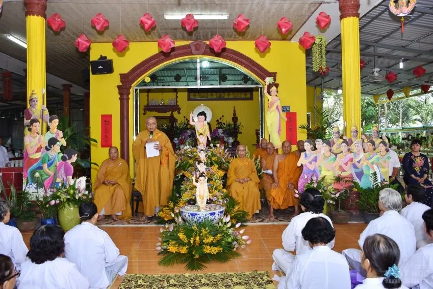 Sài Gòn: Tịnh xá Lộc Uyển - Tịnh thất Kỳ Viên trang nghiêm tổ chức lễ Phật đản 7 Sài Gòn: Tịnh xá Lộc Uyển - Tịnh thất Kỳ Viên trang nghiêm tổ chức lễ Phật đản image-1731944159845