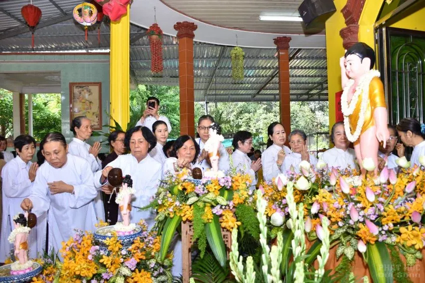 Sài Gòn: Tịnh xá Lộc Uyển - Tịnh thất Kỳ Viên trang nghiêm tổ chức lễ Phật đản 11 Sài Gòn: Tịnh xá Lộc Uyển - Tịnh thất Kỳ Viên trang nghiêm tổ chức lễ Phật đản image-1731944163523