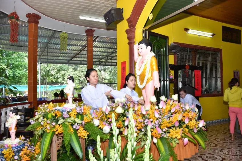 Sài Gòn: Tịnh xá Lộc Uyển - Tịnh thất Kỳ Viên trang nghiêm tổ chức lễ Phật đản 13 Sài Gòn: Tịnh xá Lộc Uyển - Tịnh thất Kỳ Viên trang nghiêm tổ chức lễ Phật đản image-1731944165390