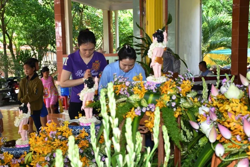 Sài Gòn: Tịnh xá Lộc Uyển - Tịnh thất Kỳ Viên trang nghiêm tổ chức lễ Phật đản 14 Sài Gòn: Tịnh xá Lộc Uyển - Tịnh thất Kỳ Viên trang nghiêm tổ chức lễ Phật đản image-1731944166393