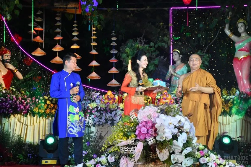 Sài Gòn: Tịnh xá Lộc Uyển - Tịnh thất Kỳ Viên trang nghiêm tổ chức lễ Phật đản 26 Sài Gòn: Tịnh xá Lộc Uyển - Tịnh thất Kỳ Viên trang nghiêm tổ chức lễ Phật đản image-1731944177352
