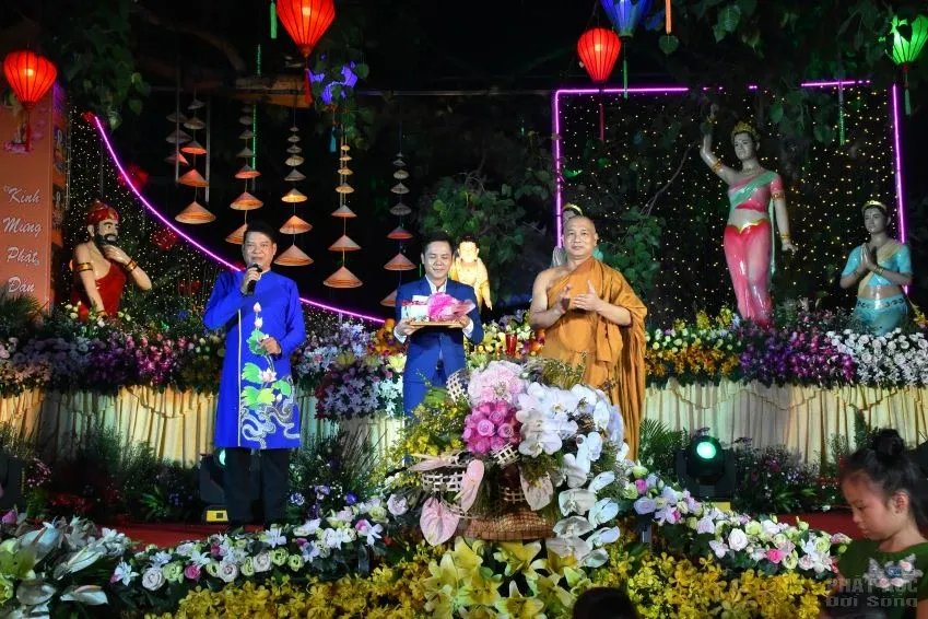 Sài Gòn: Tịnh xá Lộc Uyển - Tịnh thất Kỳ Viên trang nghiêm tổ chức lễ Phật đản 29 Sài Gòn: Tịnh xá Lộc Uyển - Tịnh thất Kỳ Viên trang nghiêm tổ chức lễ Phật đản image-1731944180011