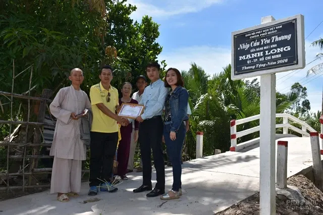 Sóc Trăng: Cây cầu nông thôn mang tên Mạnh Long. image-1731920443084