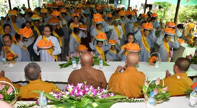 Sóc Trăng: Chùa Phổ Giác mừng đại lễ Vu Lan image-1731921072514